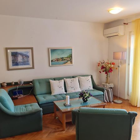 Apartment Silva, 50M From Beach Макарска Екстериор снимка