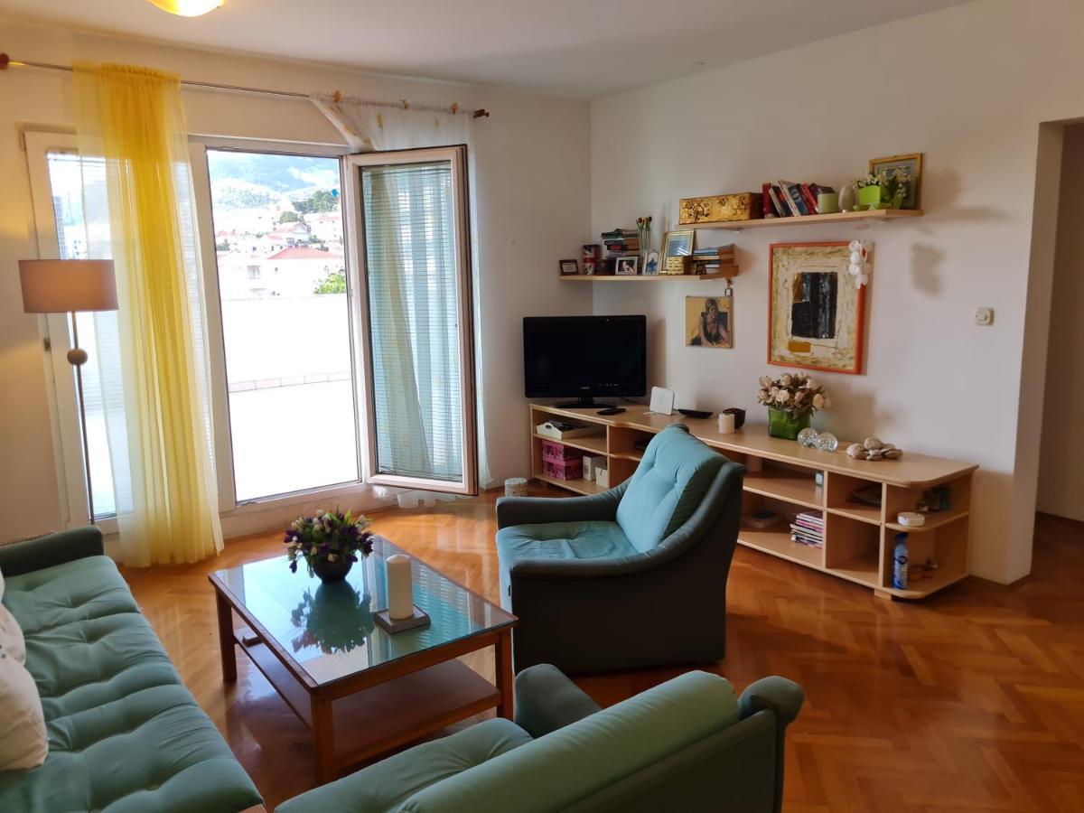Apartment Silva, 50M From Beach Макарска Екстериор снимка