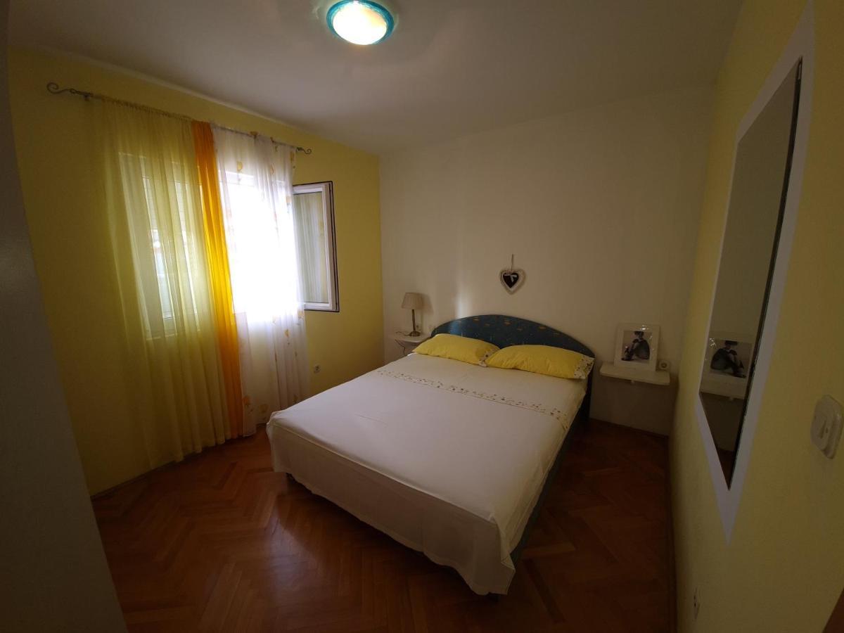 Apartment Silva, 50M From Beach Макарска Екстериор снимка
