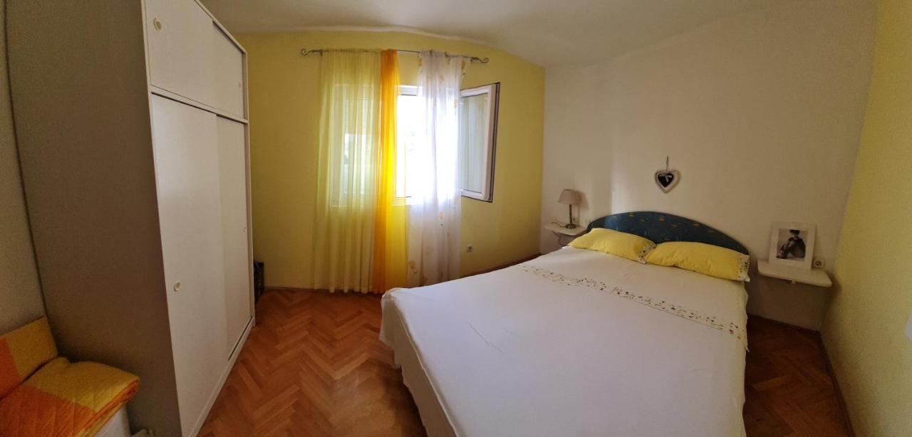 Apartment Silva, 50M From Beach Макарска Екстериор снимка