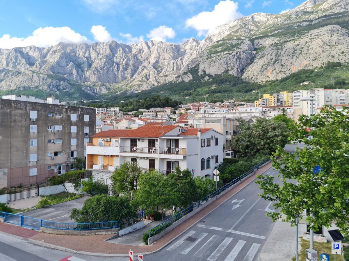 Apartment Silva, 50M From Beach Макарска Екстериор снимка