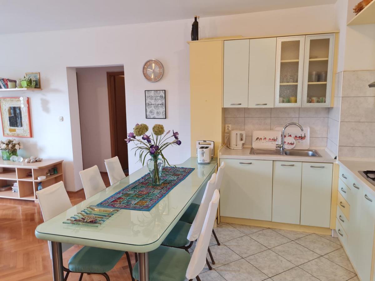 Apartment Silva, 50M From Beach Макарска Екстериор снимка