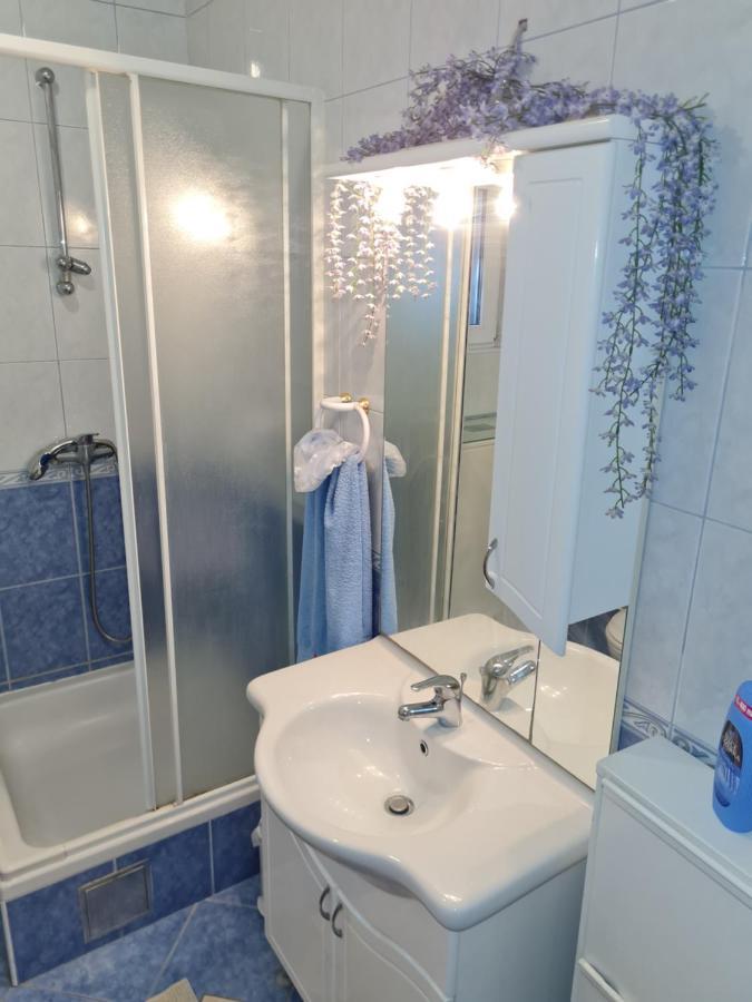 Apartment Silva, 50M From Beach Макарска Екстериор снимка